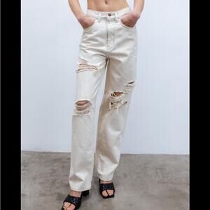 BDG Vintage Feel High-Waisted Baggy Jean Cream Distressed